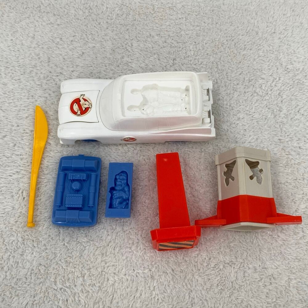 Vintage The Real Ghostbusters Play Doh Set Kenner 1984 Ecto-1